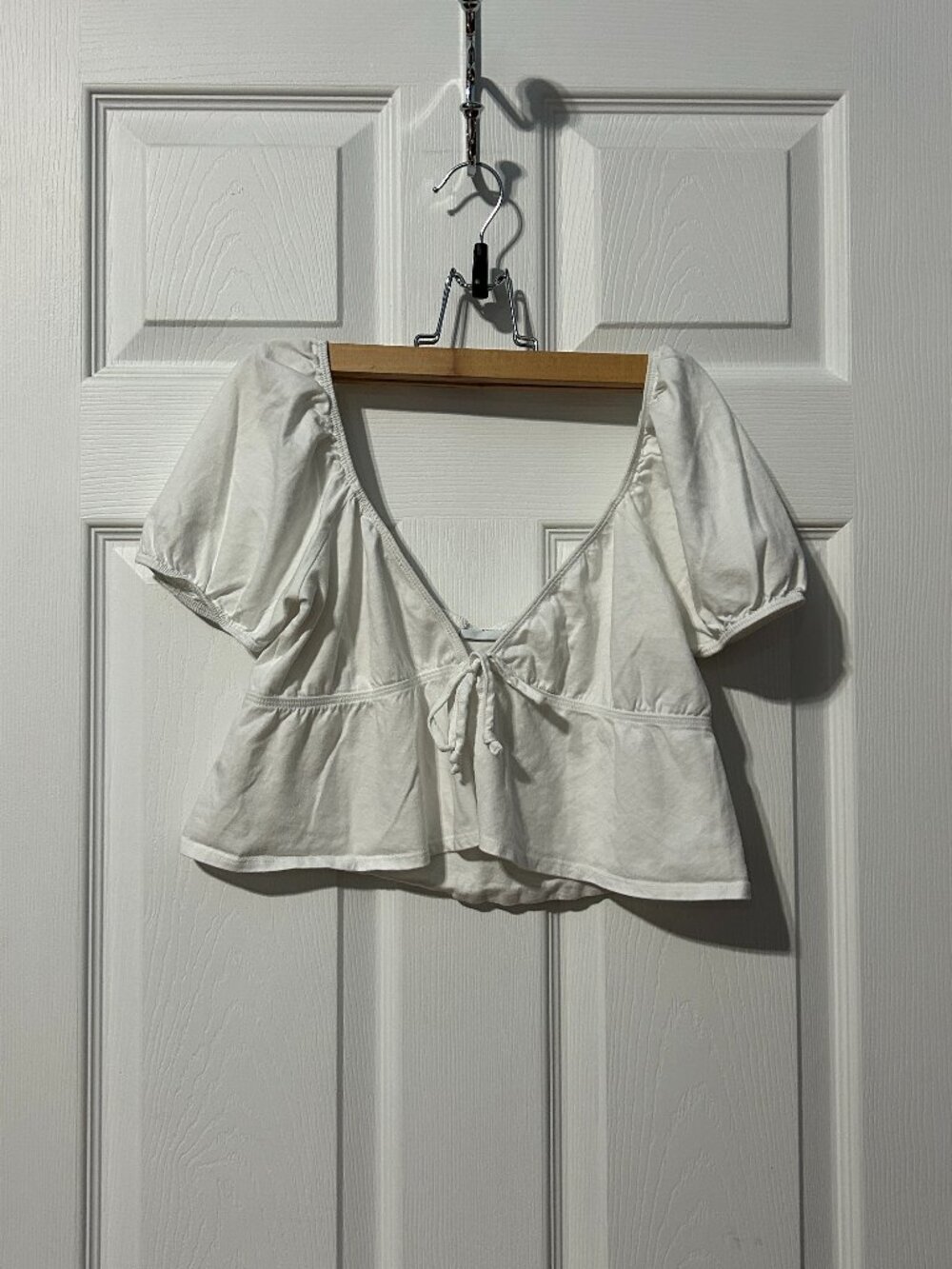 Aritzia babydoll cropped puff sleeve top